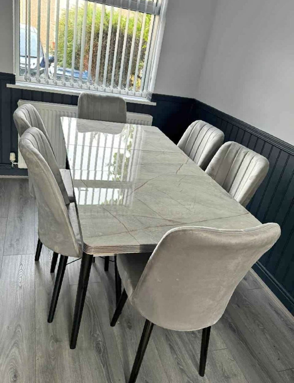 Dinning table with chairs
